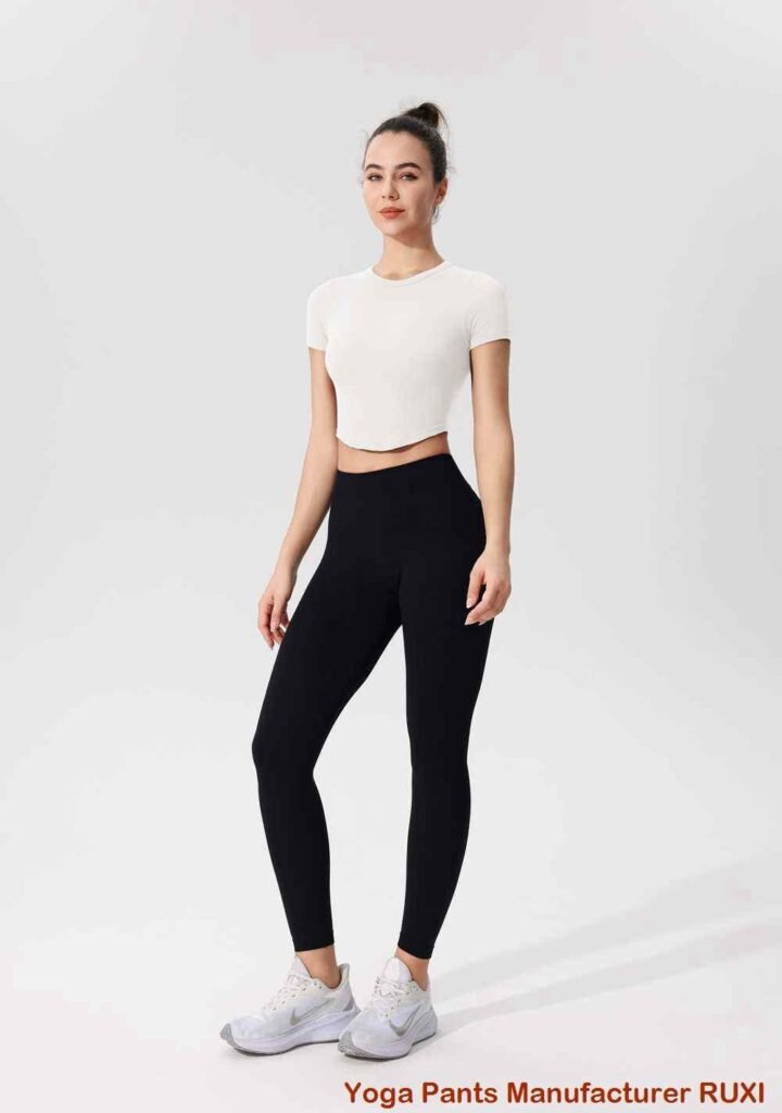 Yoga Tops für ältere Damen – bequem und stilvoll Ruxi