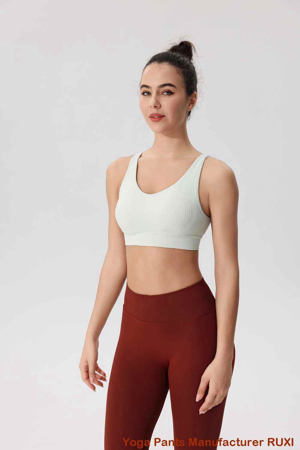 Weiße Trainingshose bequeme stylische Activewear Ruxi Weiße Trainingshose bequeme stylische Activewear Ruxi