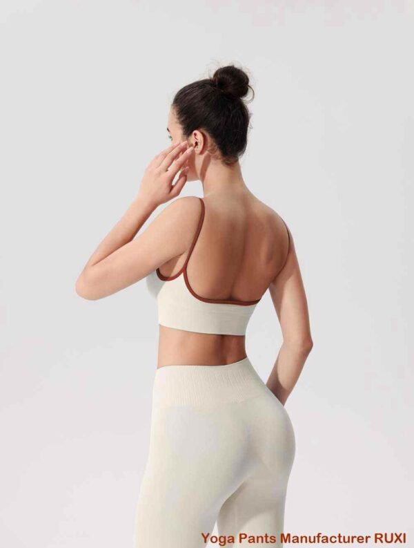 Scrunch-Leggings mit V-Ausschnitt hinten Ruxi at424